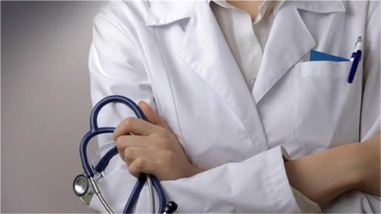 جامعة السويس تفتح باب التقديم لـ 55 وظيفة طبيب مقيم حتى 2 أبريل